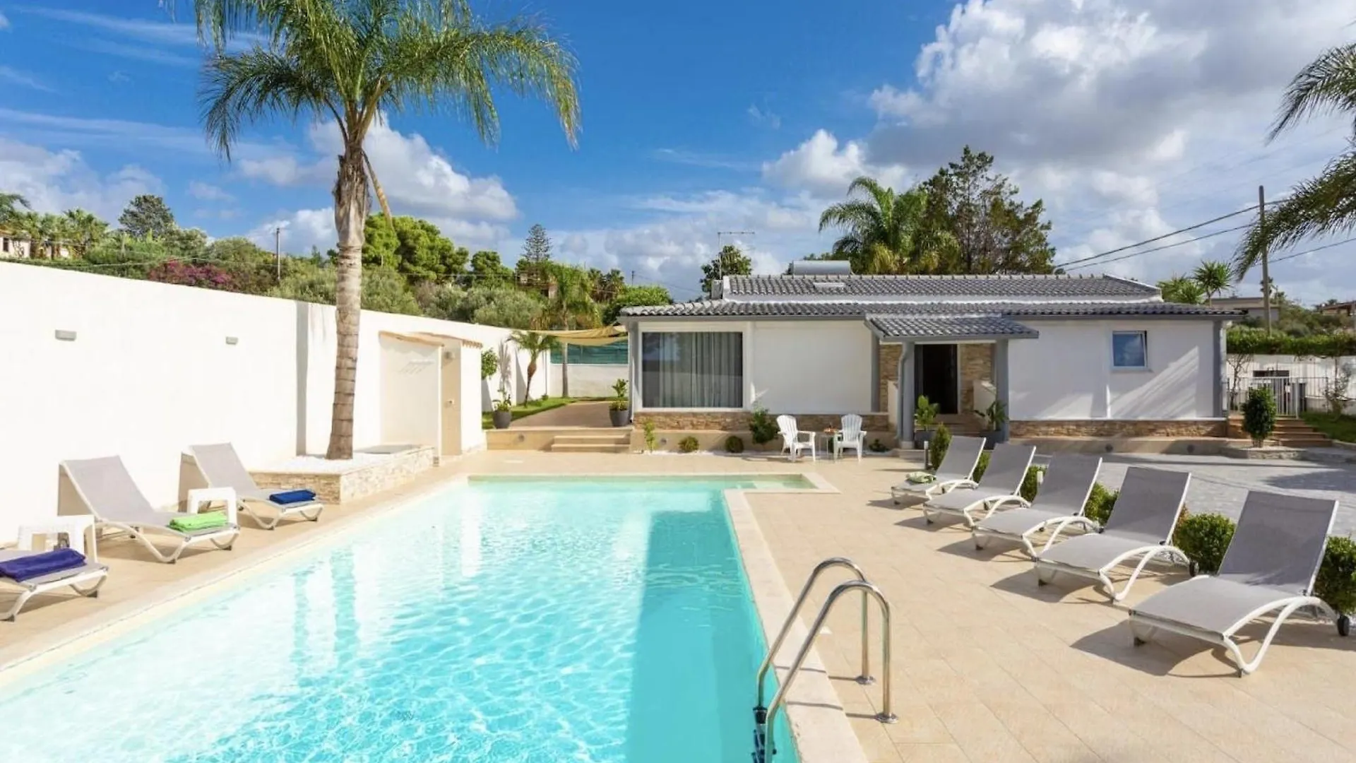 Elegant Property Located In Trappeto Villa Trappeto  0*, Trappeto (Sicily)